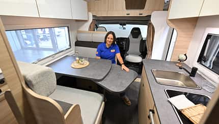 Challenger C 387 (2025) Alkoven, Sitzgruppe für vier Personen