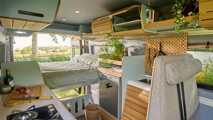  Modularer Beispiel-Ausbau von Vanjorn, hellgrün, offenes Konzept