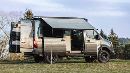 Benchmark Apprentice, Campingbus, Außen