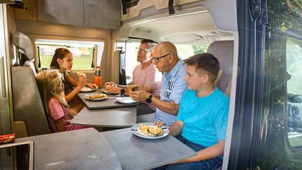 Campingbus, Familie Sitzgruppe, Campingbus, Familie
