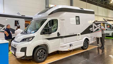 Atlantis Carbon, Außenaufnahme, Caravan Salon 2025