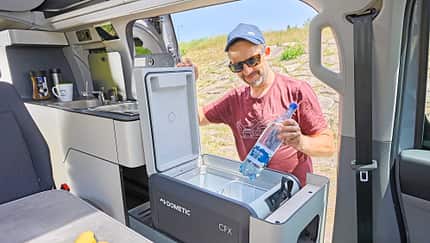 Vergleichstest, Dreamer Cap Land, Schublade, Stauraum, Kühlbox f_Westfalias-CapLand_vs_Club-Joker-Urban_Schublade