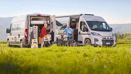 Vergleichstest, Campingbus, Etrusco CV, Karmann Davis, Außenaufnahme, Heck, Front f_Etrusco-CV_Karmann-Davis_