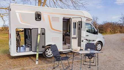 Seitansicht, Camping, Wohnmobil