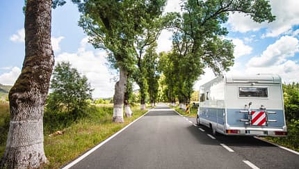 Urlaub, Etappen, Straße, Wohnmobil, Heck, Animation i_Umfrage_Etappen