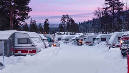 f_Winterfeste_Caravans_Campingplatz
