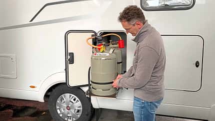 Gasflasche, Mann, Gas