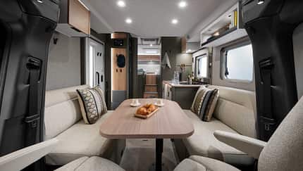 Hymer GT-S, Teilintegrierter, Sitzgruppe, face to face