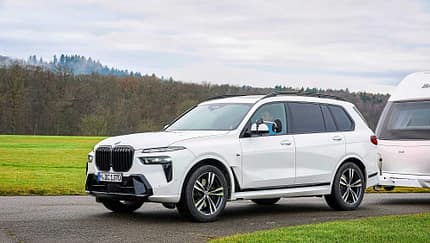 BMW X7 xDrive 40d, Zugwagen, SUV, Wohnwagen Frontansicht, BMW X7 xDrive 40d, Zugwagen, SUV, Wohnwagen