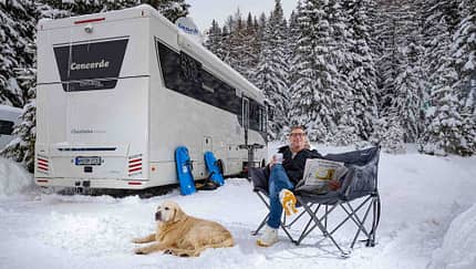 Bernd Mayländer, Camper, Schnee, Hund