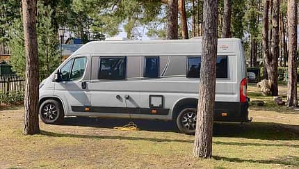 Campingplatz Motzener See, Bäume, Camping, Campingbus