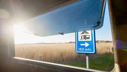 Reisemobil, Abstellen, Übernachten, Ratgeber, Natur, Schild, Fenster i_Reisemobil_abstellen_Aufmacher