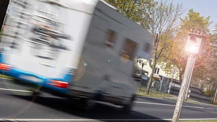 Speed control camera with fast white motorhome Brandenburg, Germany, Geschwindigkeitskontrolle Wohnmobil und Blitzer Speed control camera with fast white motorhome Brandenburg, Germany, Geschwindigkeitskontrolle Wohnmobil und Blitzer