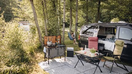 Küchenbox, Capri Deluxe, Campingszene, Hip, Vorzeltteppich, Vanlife, Bus Küchenbox, Capri Deluxe, Campingszene, Hip, Vorzeltteppich, Vanlife, Bus