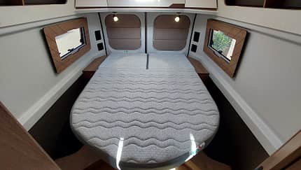 Dreamer D64, Campingbus, Bett, Queensbett