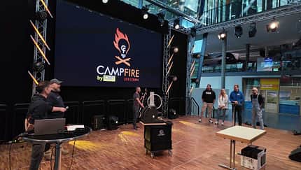 Campfire der Ideen 2027, CMT Stuttgart, Bühne, Besen