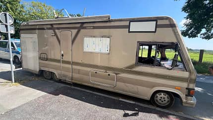 fehlende Windschutzscheibe, Wohnmobil, schrottreif, Alt, Schrott Wohnmobil, schrottreif, ohne scheibe