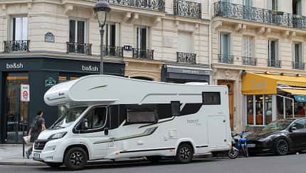 Paris, Camping, Reise, Camper Van, Straße Paris, Camping, Reise, Camper Van, Straße