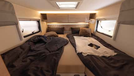 Dethleffs Just Van T5 Wohnmobil mit Einzelbetten im Heck
