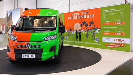 Forster Vantasy V 500 Livin' up Pro (2027), Messestand, Bicolor, Messeangebot Forster Vantasy V 500 Livin’ up Pro (2027) – Messestand CARAVAN SALON, Bicolor-Lackierung, Sondermodell, Campingbus-Ausstellung