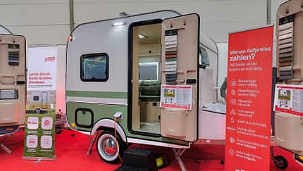 Tosbiq TK 240, Mini-Wohnwagen, Caravan, Außenansicht, Eingang, Caravan Salon f_Tosbiq_240_Außen