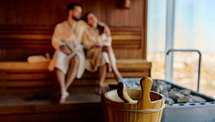 Wellness, Sauna, Paar, Kübel