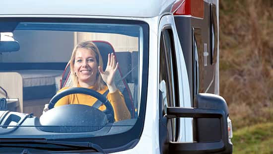Grüßen im Wohnmobil