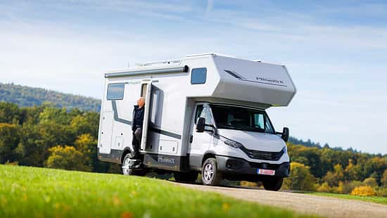 Vorderansicht, Phoenix Maxi Alkoven, Wohnmobil, Camping, Test