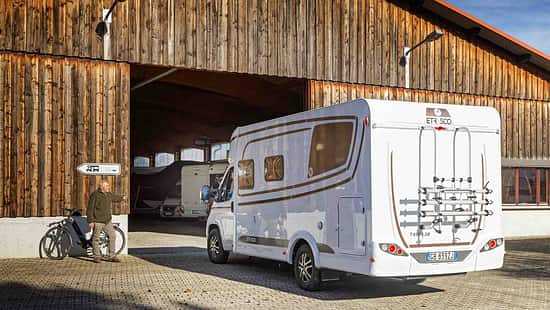 Wohnmobil, Scheune, Winterstellplatz