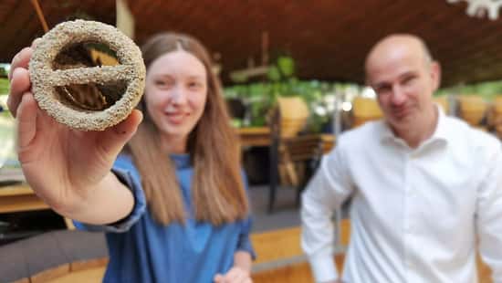 Universität Stuttgart Biobeton aus Urin, Biomineralisierung, Maiia Smirnova, Professor Lucio Blandini, Leiter des Instituts für Leichtbau Entwerfen und Konstruieren (ILEK)
