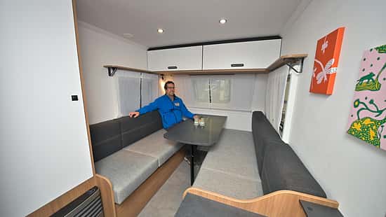 Sterckeman Easy 32DD, Wohnwagen, klein, Sitzgruppe