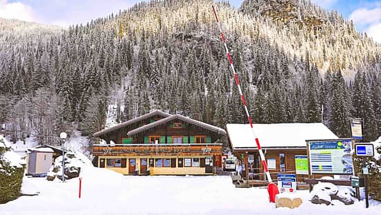 Frankreich, Portes Du Soleil, Campingplatz des Monats, Camping L‘Oustalet, Schranke