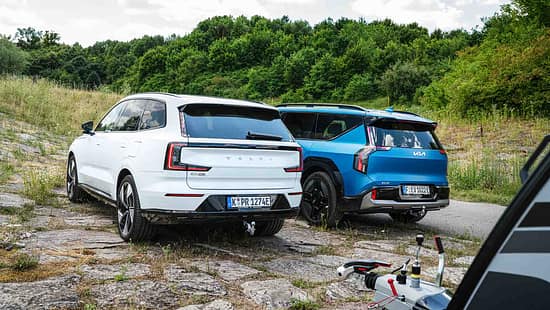 Zugfahrzeug, Kia EV9, Volvo EX90, parkend, Hinten