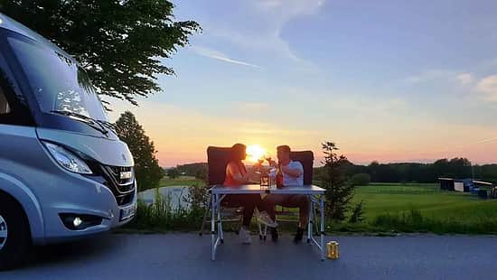 i_Wohnmboilstellplatz_Bad_Waldsee_Sonnenuntergang