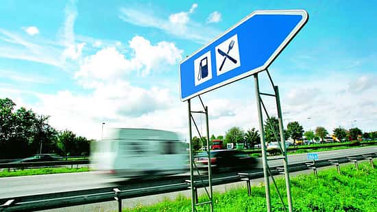 Ausfahrt, Angekuppelt, Schlafen, Raststätte