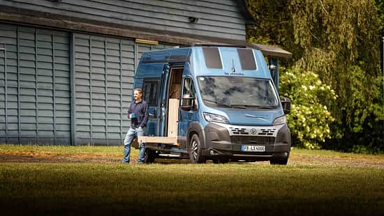 Front, La Strada Avanti F 40 Jahre Edition, Sondermodell, Gasfrei, Hubbett, Campingbus