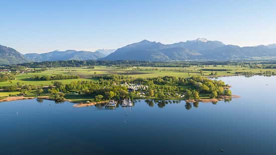 See, Campingplatz Rödlgries, Chiemsee, Chiemgau, Bayern, Übersee