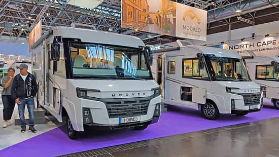 Mooveo, vollintegrierte Reisemobile, Caravan Salon