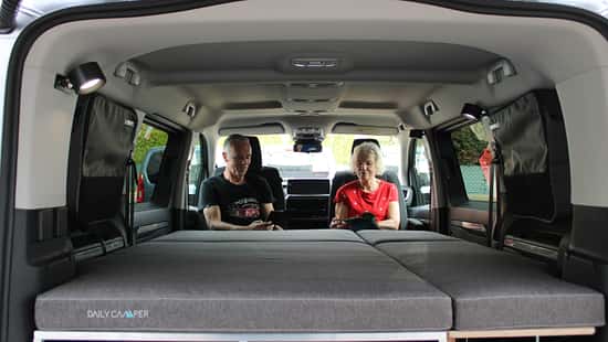 DAILYCAMPER VAN auf Opel Zafira Basis – kompakter Campervan in Kaolin-Weiß, 4,98 m Länge, 1,90 m Höhe, 180 PS Diesel, Automatik, Pkw-Zulassung