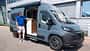 Seitenansicht Mensch, Campingbus, Bürstner