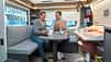 graue Polster, Eckbank, Tisch, Schreibtisch, Interieur