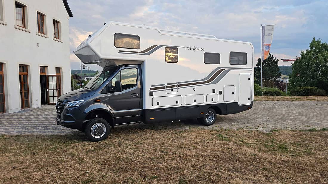 Phoenix Star 7200 RSL (2027): Luxus-Alkoven im handlichen Format Caravan Resort Gützkow zwischen Usedom und Rügen in der Nähe der Ostsee