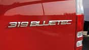 Bluetec steht für die umweltfreundlichen Motoren von Mercedes wie hier beim Sprinter