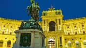Hofburg mit Prinz-Eugen-Denkmal in Wien