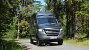 Campervan, Außenansicht, Yucon, Straße, Wald, Abenteuer