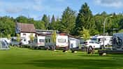 Caravans, Wiese, Tannen, Wohnmobile, Himmel