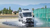 Testfahrzeug, AT Reifen, Aquaplaning, Kurven