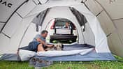 Dacia Jogger mit Campingbox Heckzelt innen
