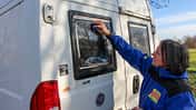 Fenster putzen Wohnmobil Heckscheibe