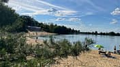 Feldmarksee, Strand, Wasser, Sonnenschirm